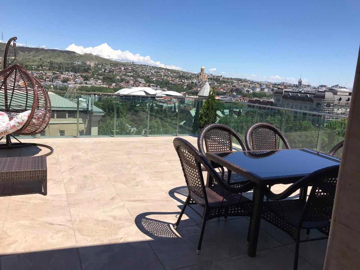 Lesya Apartment With Terrace Tbilisi Ngoại thất bức ảnh