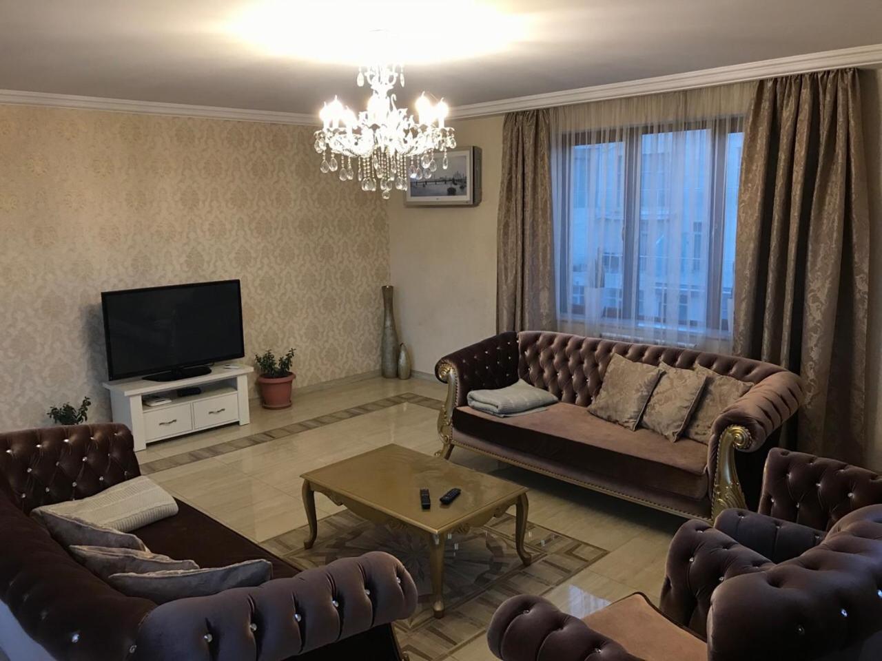 Lesya Apartment With Terrace Tbilisi Ngoại thất bức ảnh