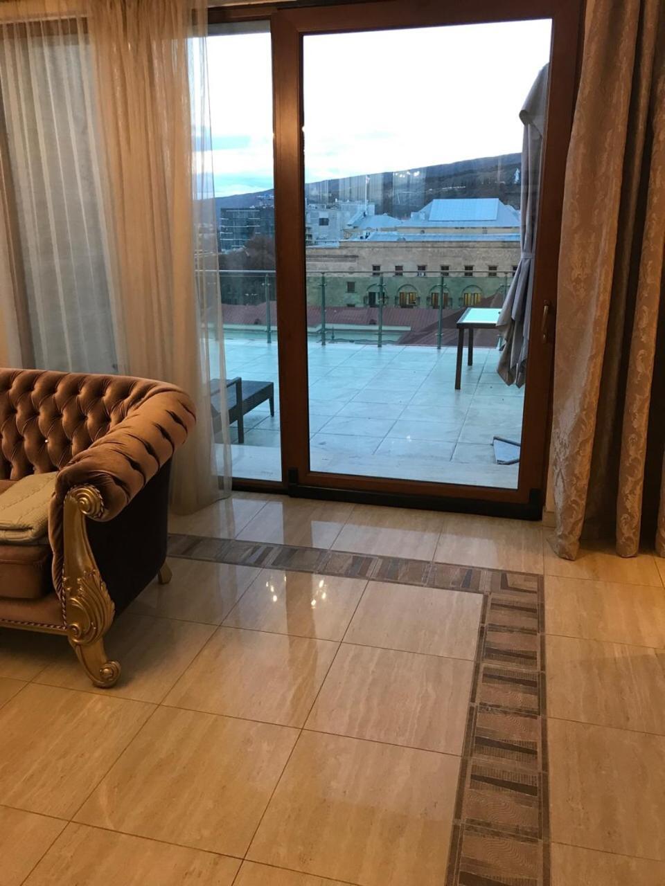 Lesya Apartment With Terrace Tbilisi Ngoại thất bức ảnh